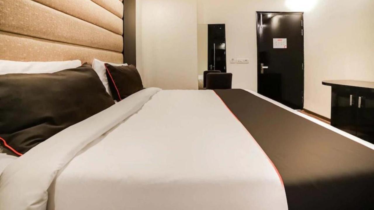 Hotel Olive Zone Near Delhi Airport New Delhi Bagian luar foto